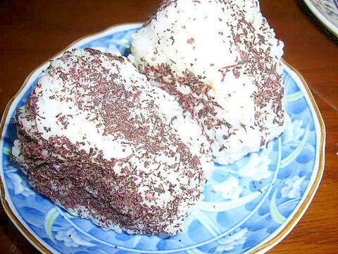 赤紫蘇ジュースの搾りかすでゆかり作り!